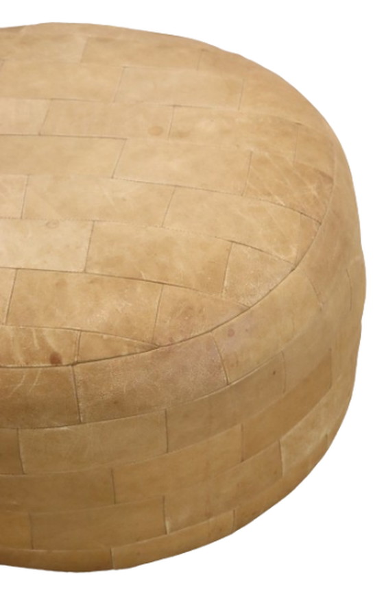 Image 1 of Pouf patchwork vintage en cuir