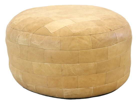 Image 1 of Pouf patchwork vintage en cuir