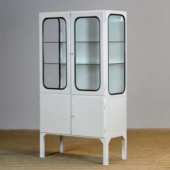 Image 1 of Armadietto medico d'epoca, anni '70