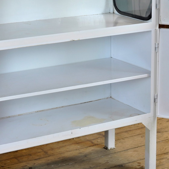 Image 1 of Armadietto medico d'epoca, anni '70