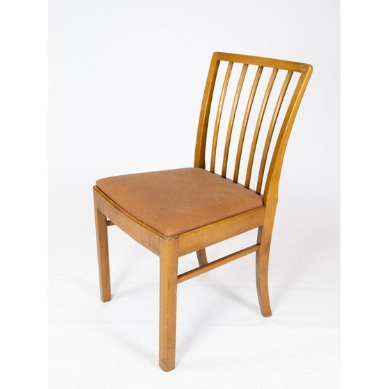 Image 1 of Set di 10 sedie vintage in legno chiaro e rivestite in pelle color cognac, anni '40