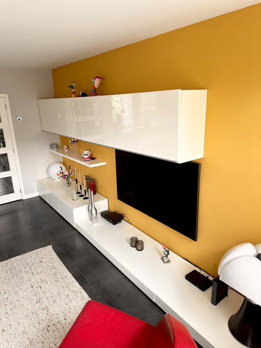 Poliform wall unit