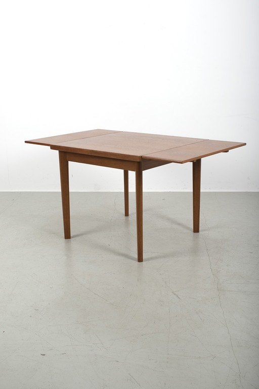 Vintage extendable table