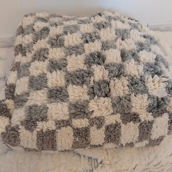 Image 1 of Berber cushion