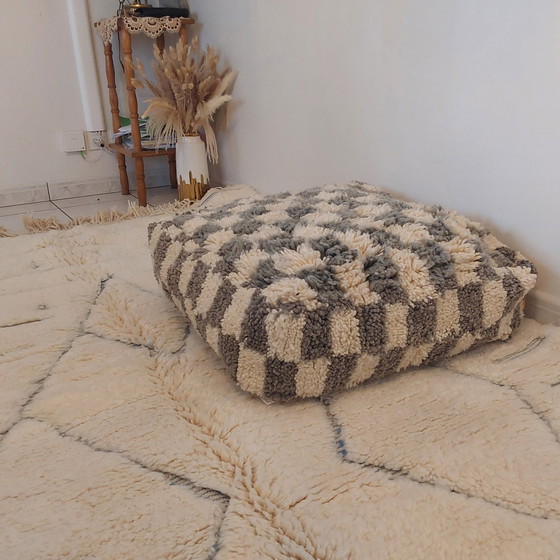 Image 1 of Berber cushion