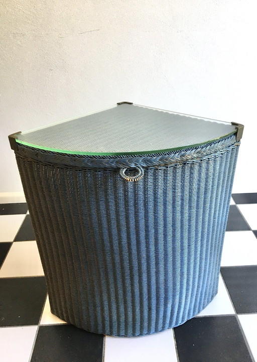 Lloyd Loom Laundry Basket With Glass Top