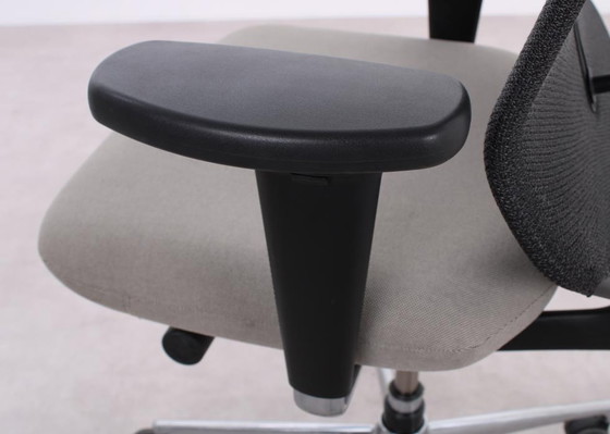 Image 1 of Vitra Meda Pro office chair