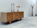 Buffet en bois de frêne macassar poignées années 1970 223cm