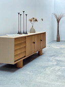 Credenza in frassino con maniglie Makassar anni '70 223cm