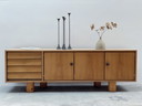 Buffet en bois de frêne macassar poignées années 1970 223cm