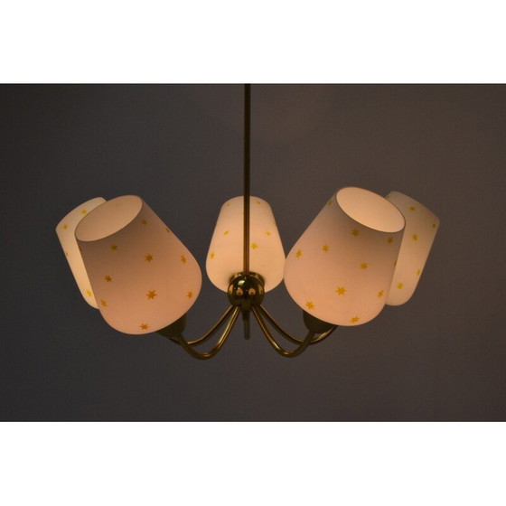 Image 1 of Lampadario in vetro e ottone di metà secolo, Cecoslovacchia, anni '60