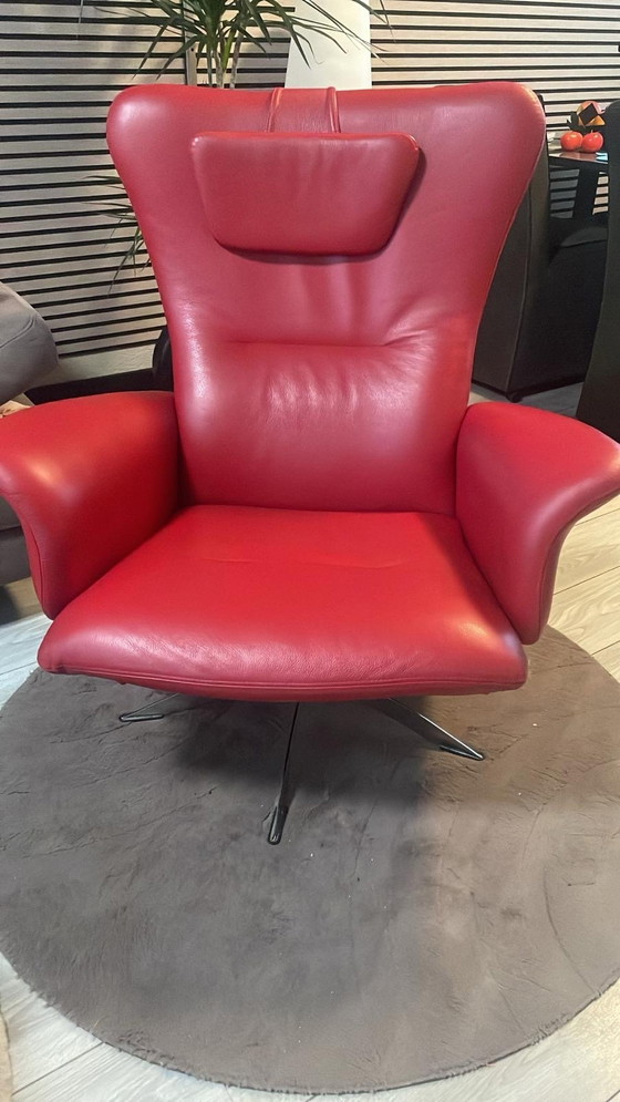 Image 1 of 1X Beautiful Red Room Chair From Montel