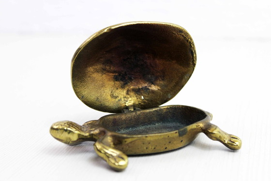 Image 1 of Posacenere a forma di tartaruga in ottone, Inghilterra 1960