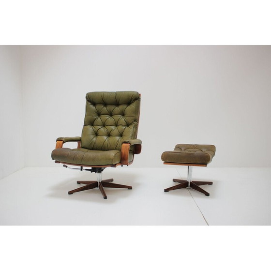 Image 1 of Poltrona vintage con poggiapiedi in pelle Svezia