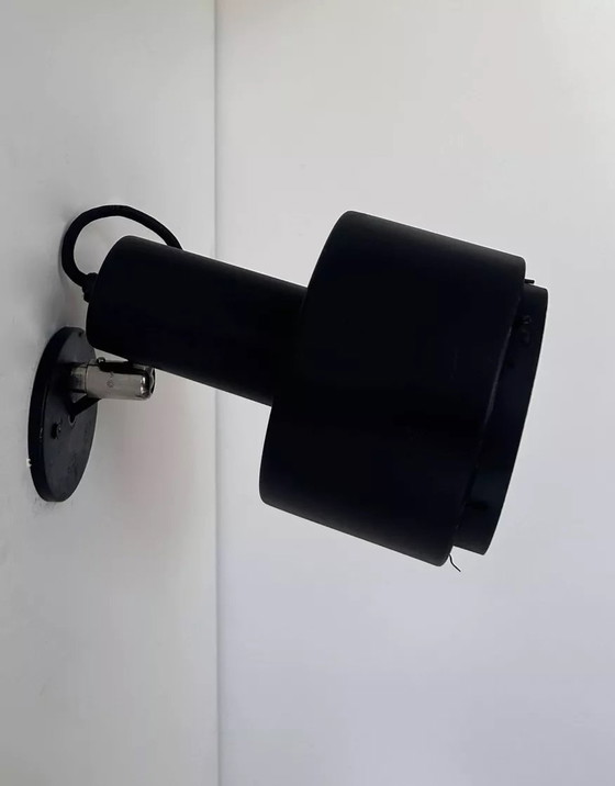 Image 1 of 2 lampade da parete vintage Louis Poulsen, metallo laccato nero, Danimarca 1970