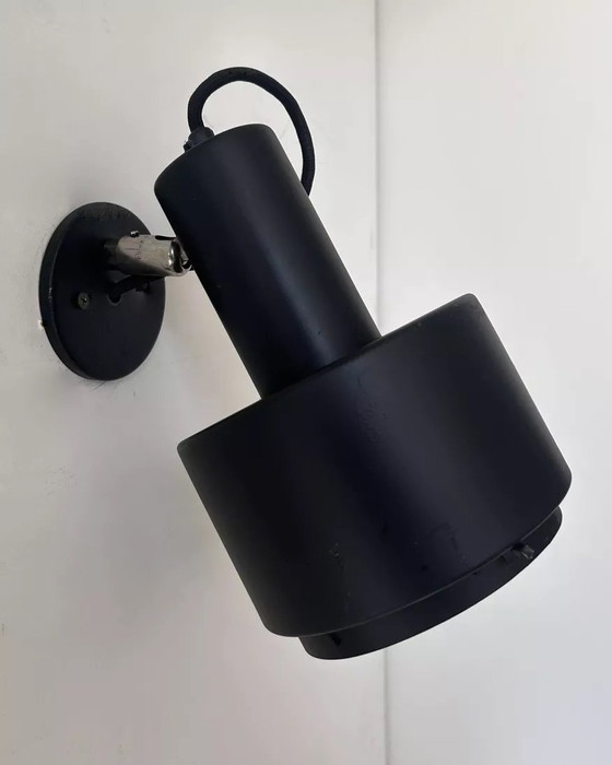 Image 1 of 2 lampade da parete vintage Louis Poulsen, metallo laccato nero, Danimarca 1970