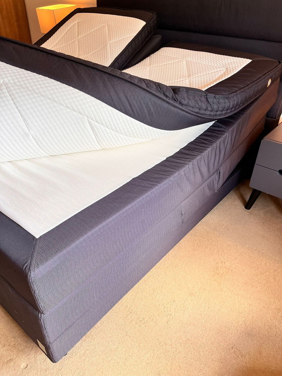 Image 1 of Swiss Sense Electrically adjustable double box spring