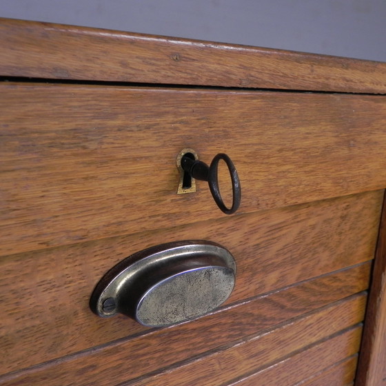 Image 1 of Oak shutter cabinet with 2 shutters, 145 cm high