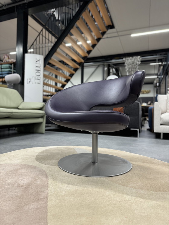 Image 1 of Varian Peel Club swivel armchair purple leather