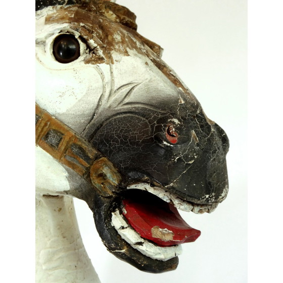 Image 1 of Cheval de carrousel ancien