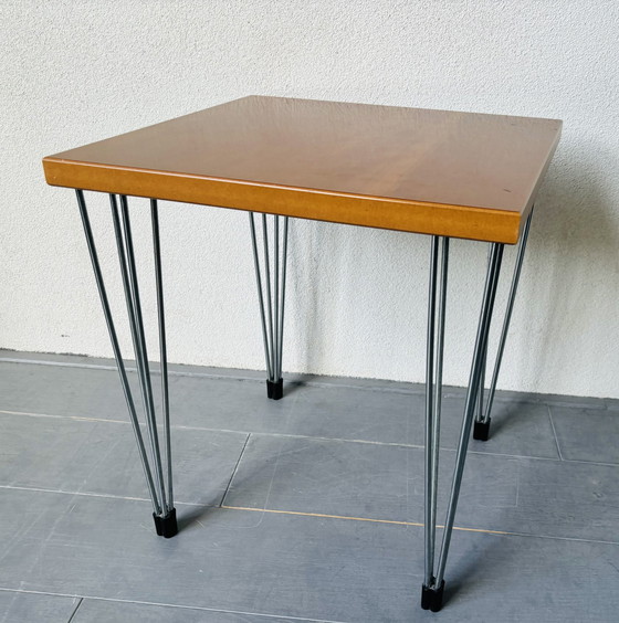 Image 1 of Table d'appoint Pin Age