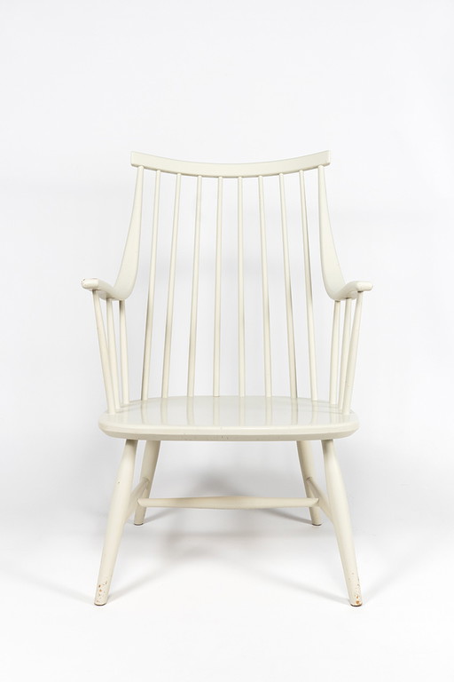 Chaise fléchée Nesto par Lena Larsson