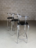 Sgabello da bar dal design postmoderno (altri modelli disponibili)