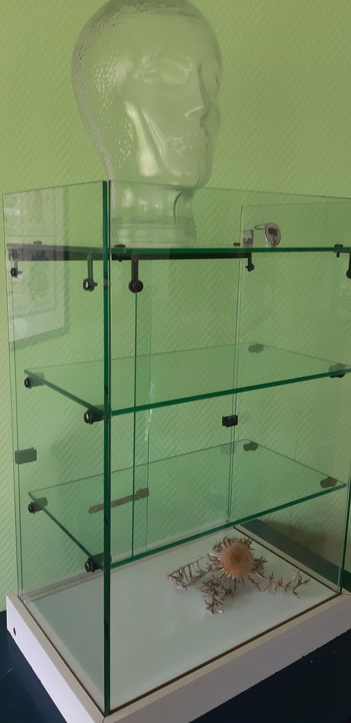 2 Transportable Display Cases