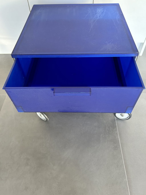 Kartell Mobil bleu cobalt