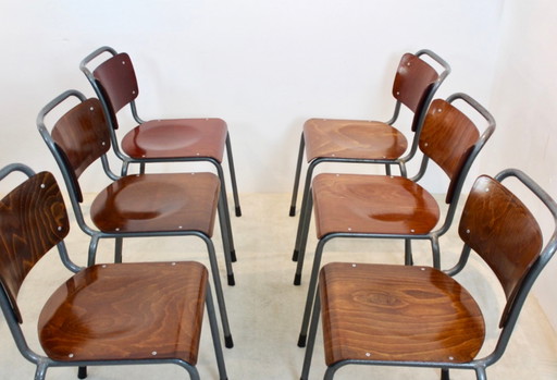 Stock de Chaises industrielles en contreplaqué 'TH-Delft' de W.H. Gispen, 16 pièces