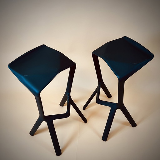 2x Miuara bar stool