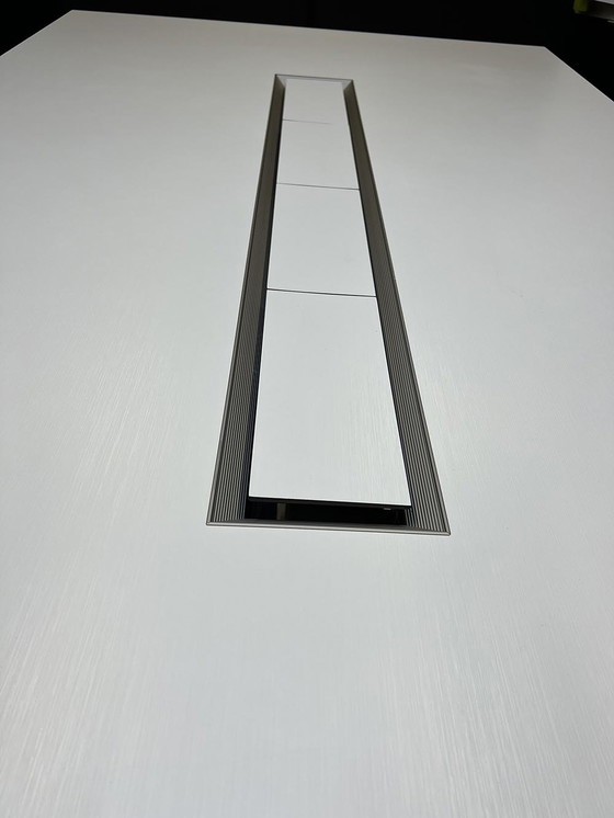 Image 1 of Design High-End Conference table