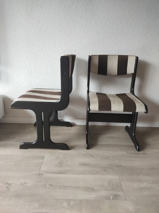 x Space age dining room chairs