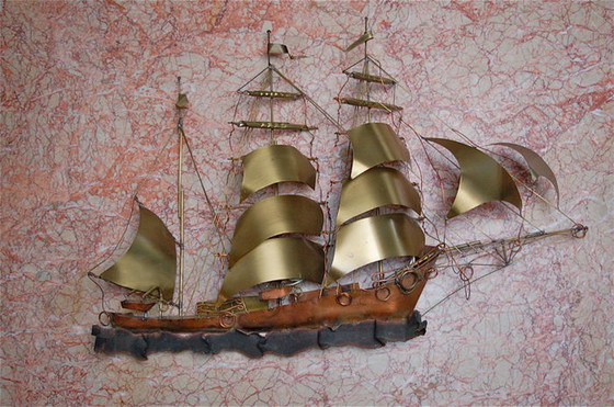 Image 1 of Daniel D'haeseleer - Signed Light sculpture in the shape of a ship