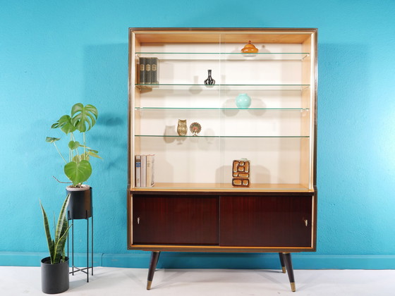 Image 1 of Highboard original avec grande vitrine des années 60