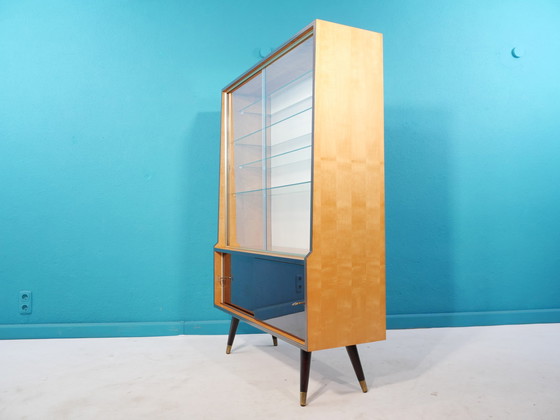 Image 1 of Highboard original avec grande vitrine des années 60