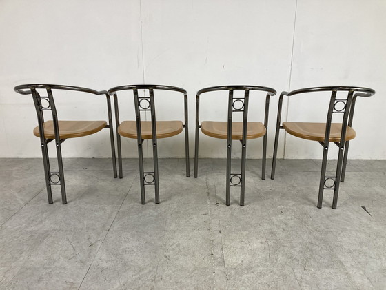 Image 1 of Chaises et table de salle à manger post-moderne