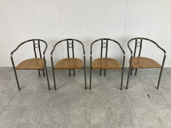 Image 1 of Chaises et table de salle à manger post-moderne