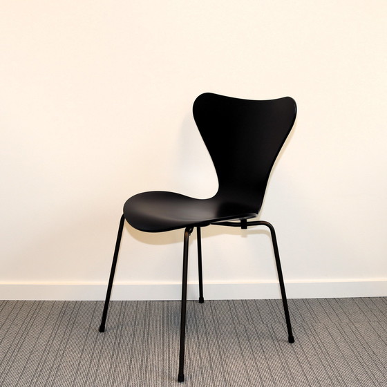 Image 1 of Fritz Hansen Series 7 60 anniversary Edition Arne Jacobsen