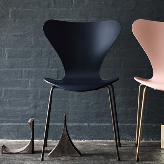 Image 1 of Fritz Hansen Series 7 60 anniversary Edition Arne Jacobsen