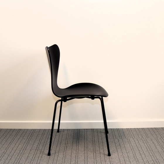 Image 1 of Fritz Hansen Series 7 60 anniversary Edition Arne Jacobsen