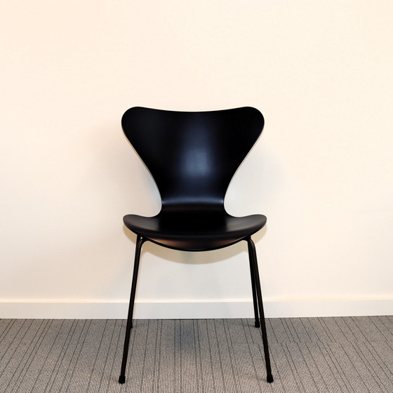 Image 1 of Fritz Hansen Series 7 60 anniversary Edition Arne Jacobsen