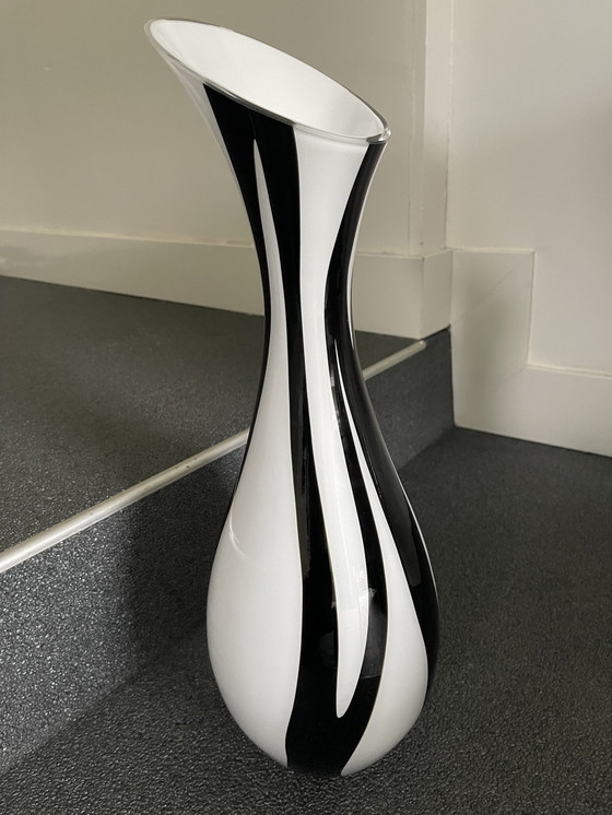 Image 1 of Vase Black White