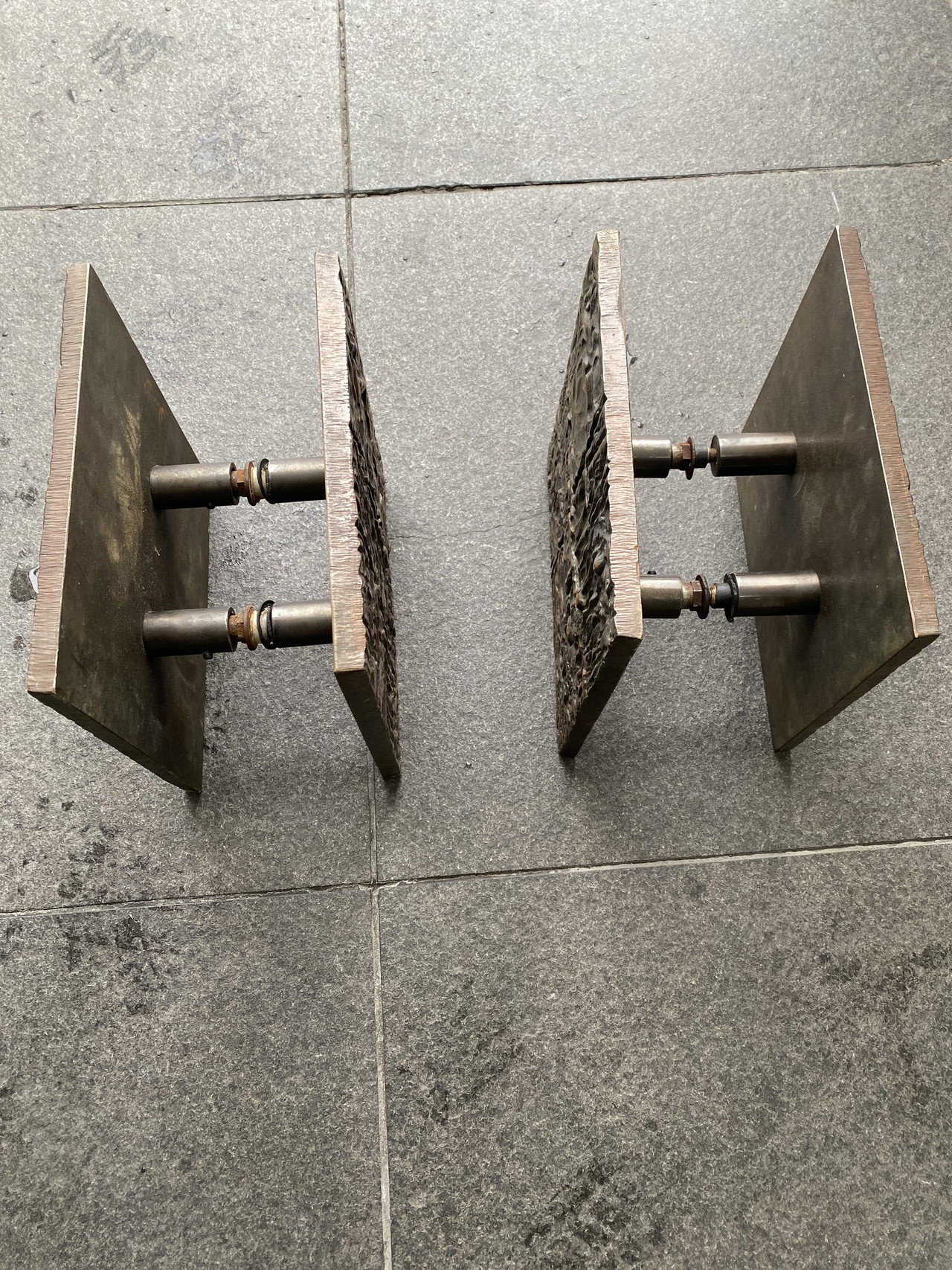 Maniglie per porte architettoniche brutaliste d'epoca