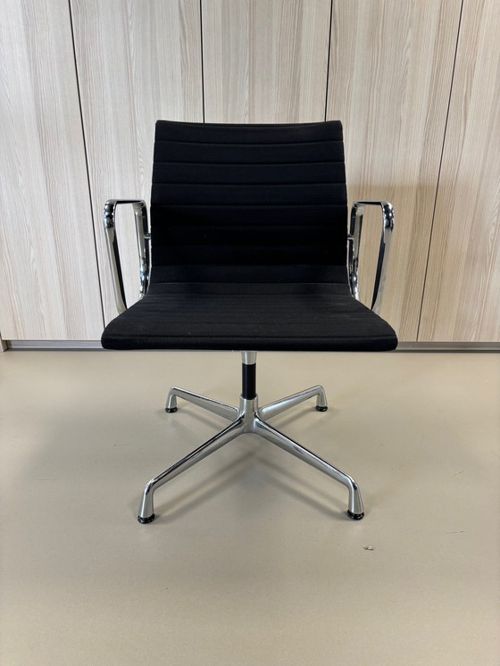 Image 1 of 10x Vitra Eames conference chair EA 108