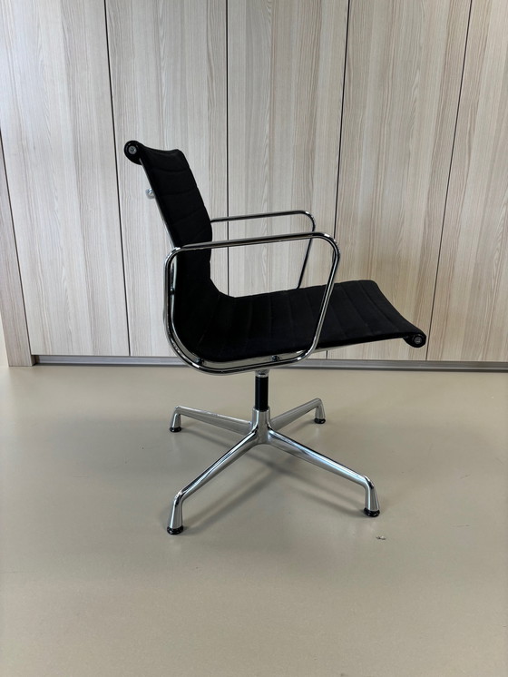 Image 1 of 10x Vitra Eames conference chair EA 108