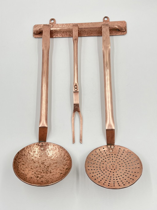 Kitchen Cutlery With Pink Copper Arch