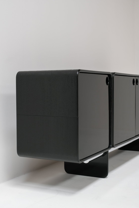 Image 1 of Raro mobile brutalista belga degli anni '60 in lacca nera per pianoforte