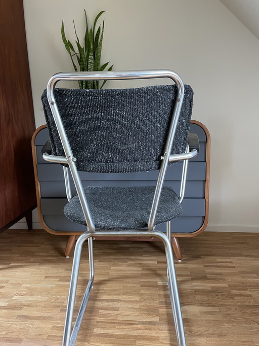 Gispen 214 tubular frame chair