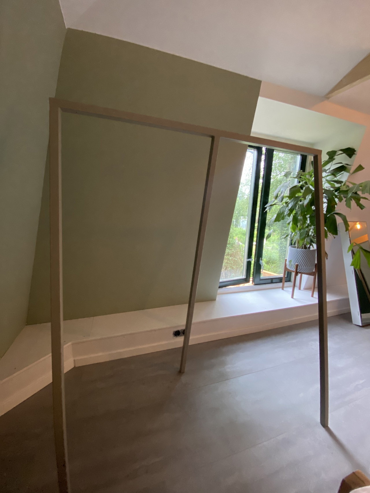 Hay Walking rack / coat rack | €65 | Whoppah